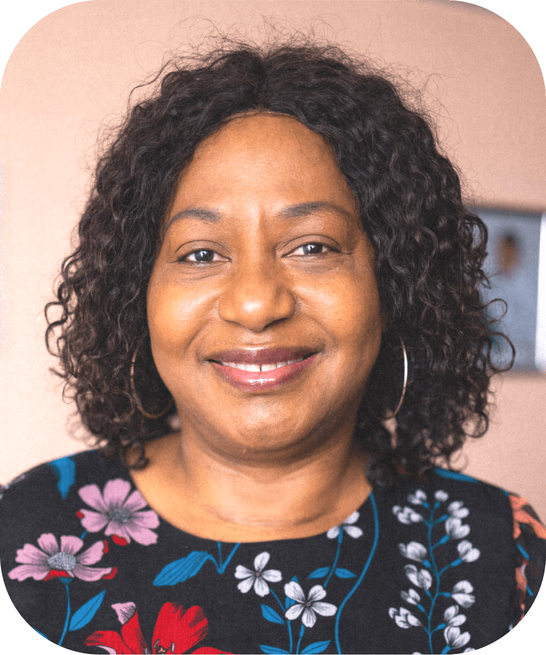 Image of a smiling Canadian sharing the benefits of Pharmacare.